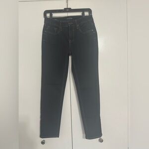 Vigoss jeans in the Thompson Tomboy style